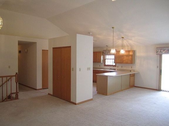 5th image of 838 Thornberry Dr