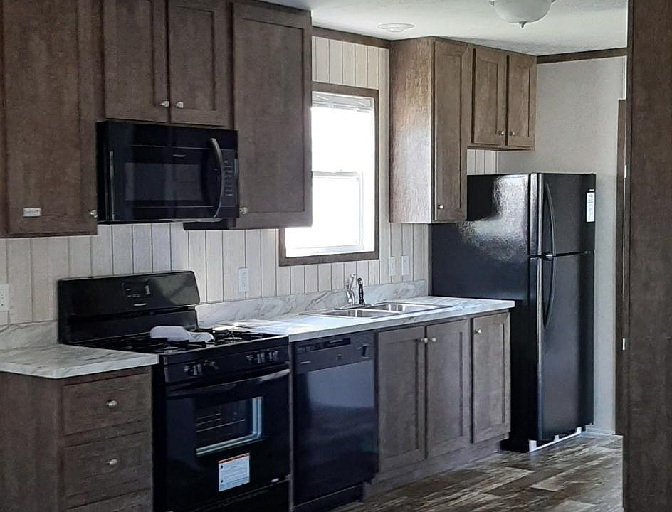 1st image of 100 E 25th Ave