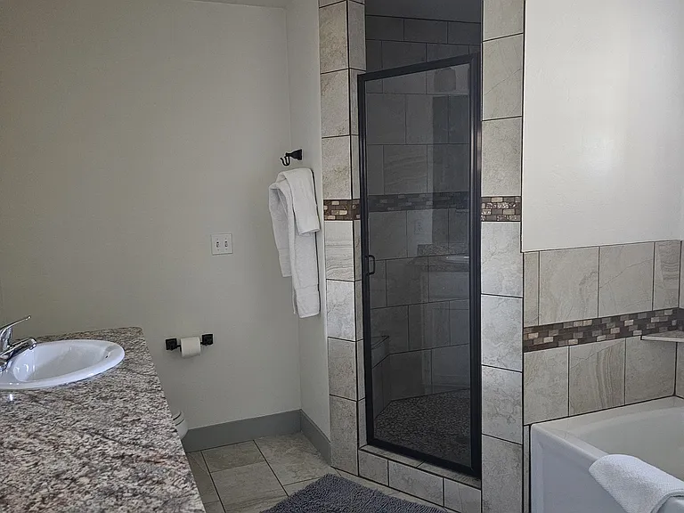 1110 E Bonita St — Photo 25