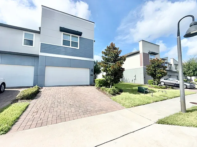 2337 Shadowland Loop