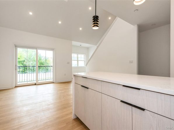 418 Atlantic Ave #206