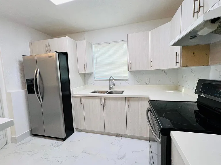 525 NW 22nd Ave — Photo 21