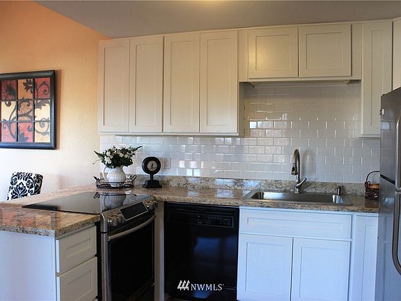 4th image of 115 McKean Court