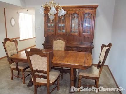 DINING ROOM
						:
						Inc. Art Deco Chandelier, Cathedral Ceiling & Skylight. Dining Room Set Negot..