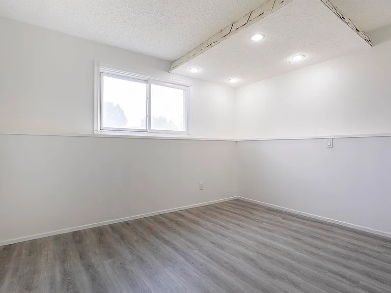 48 Greystone Dr — Photo 22