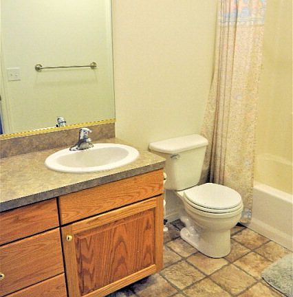 3rd image of 366 Oaktrail Dr