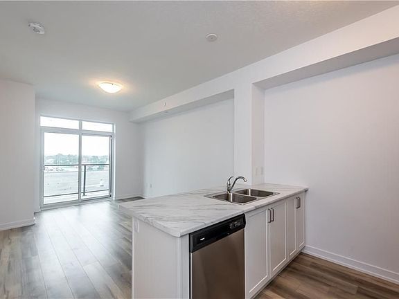 3rd image of 5055 Greenlane #415