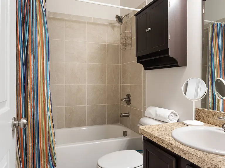 1289 Towne Square Ct — Photo 18