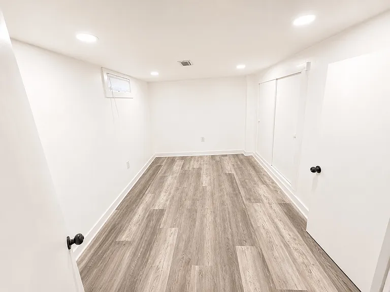 1339 Duxberry Ave — Photo 9