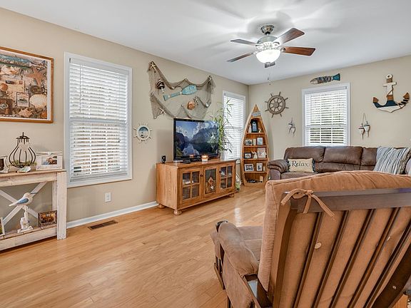 4th image of 6726 Megan Dr