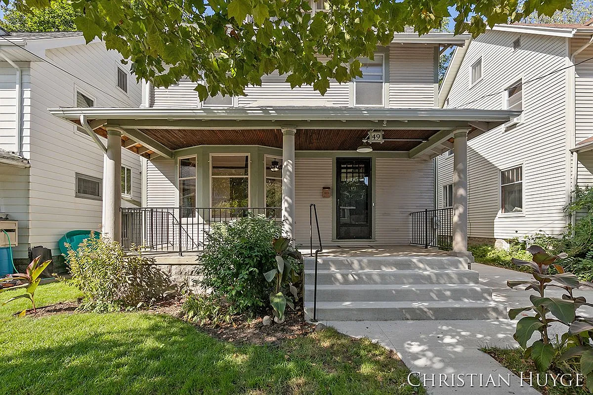 4 bed, 1.0 bath, 1800 sqft, $2,800 — Photo 2