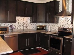 2285 W Vista Bella Dr #201, Oak Creek, WI 53154