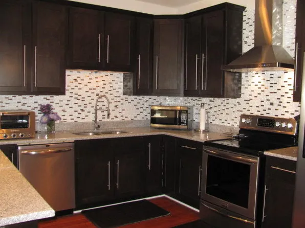 2285 W Vista Bella Dr #201, Oak Creek, WI 53154