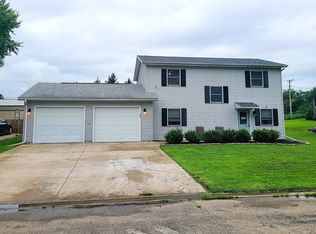 108 Hillside Dr, Polo, IL 61064