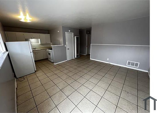 1st image of 609 N Mirror St #3