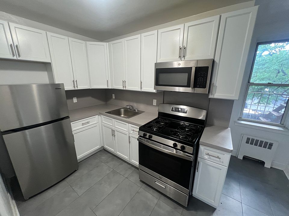 1st image of 14415 41st Ave #3J