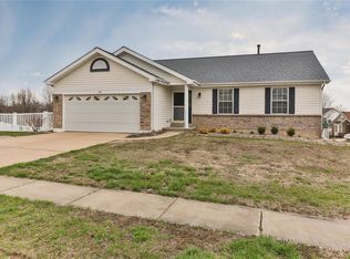 100 Hunters Green Ln, Eureka, MO