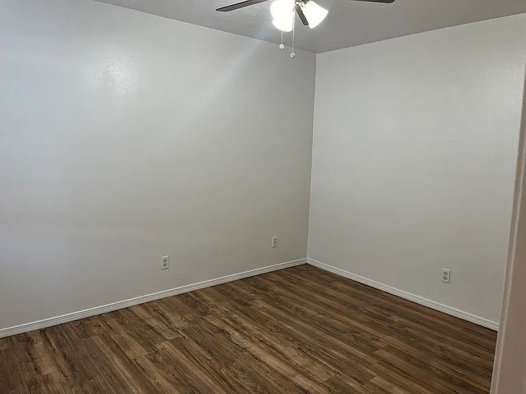 Sleek, Contemporary Efficiency - Live El Campo on Route 66! — Photo 44