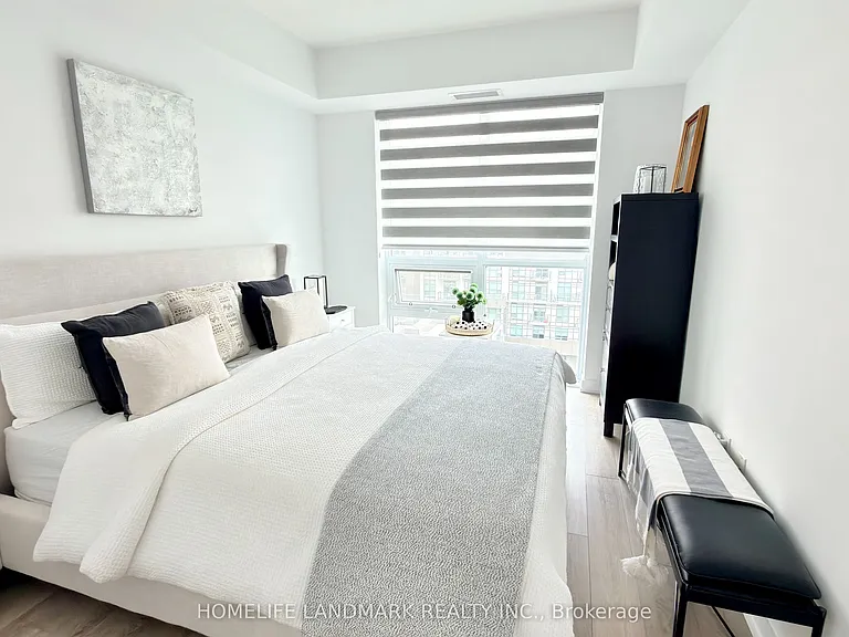 460 Dundas St E #1009 — Photo 9