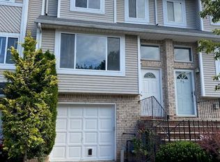 45 Mallard Ln, Staten Island, NY 10309