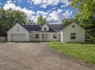 6921 Columbia Rd, Olmsted Falls, OH 44138