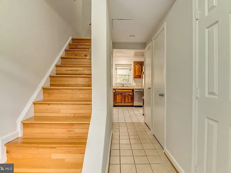 7732 Matisse Way — Photo 5
