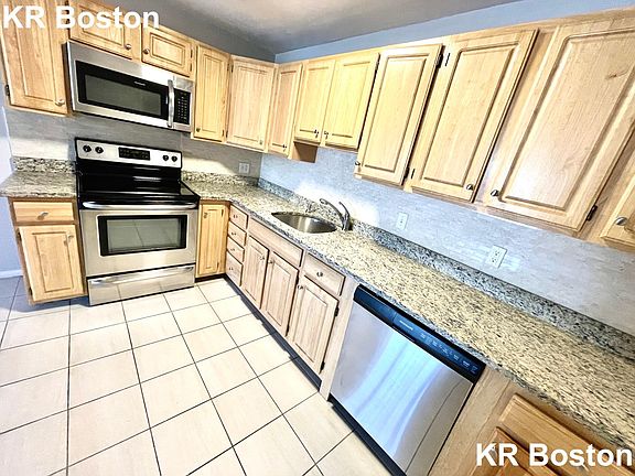 3rd image of 110A Babcock St #42B