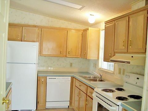 2nd image of 397 Morristown Cay