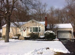 28 Simpson Cir, Agawam, MA 01001
