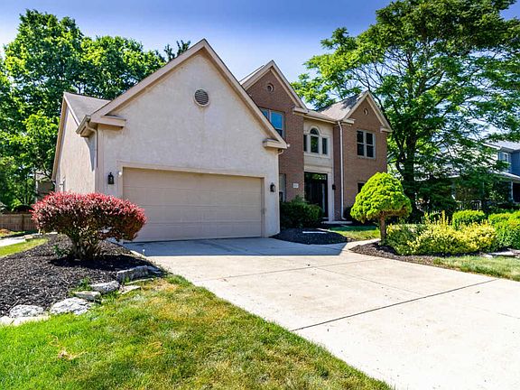 2nd image of 827 Claycross Ct