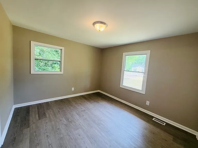 304 E Barr St — Photo 16
