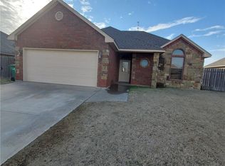 410 Mountain Meadow Dr, Cache, OK 73527