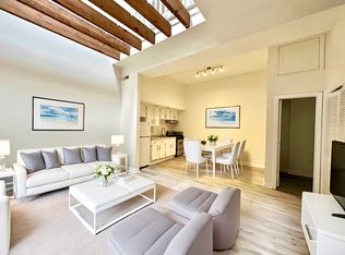 235 King St APT 4, Charleston, SC 29401