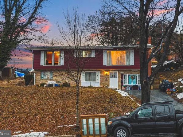 2300 Fairlawn St, Temple Hills, MD 20748