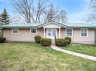 1805 Woodmont Dr, South Bend, IN