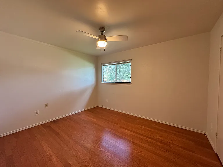 Side bedroom