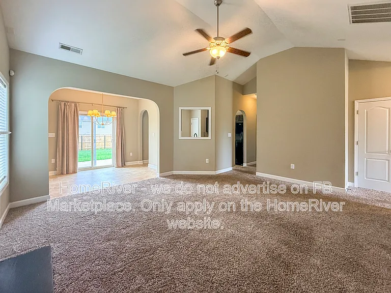 676 Broad Dr — Photo 3