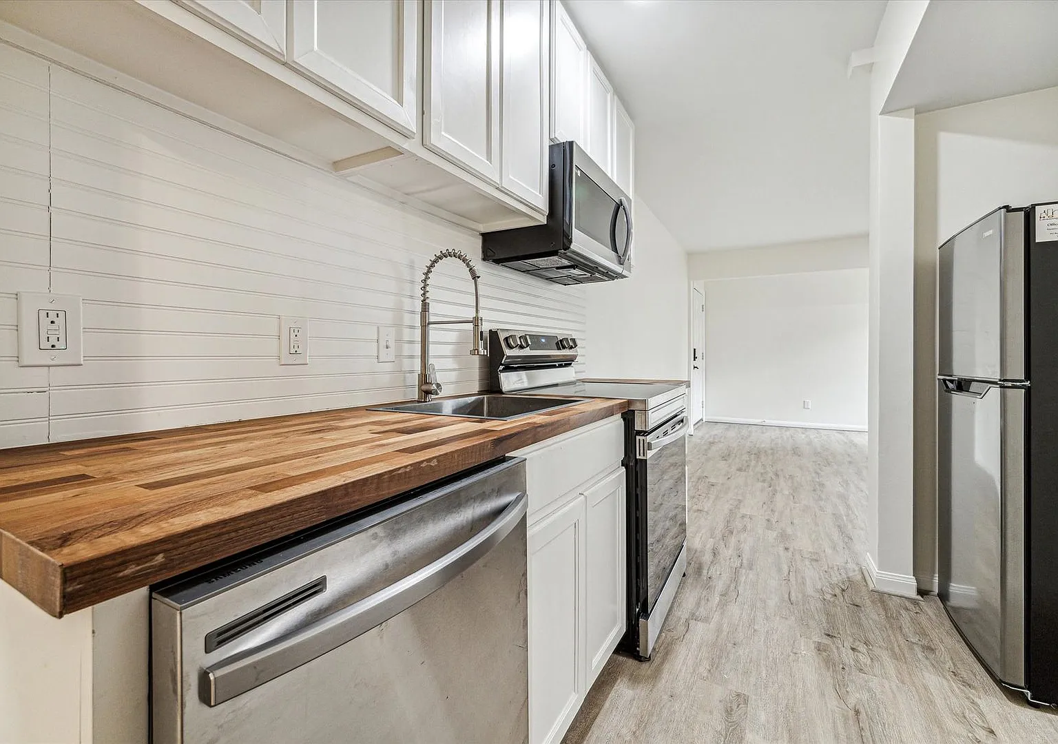 1011 W. 10th St — Photo 3