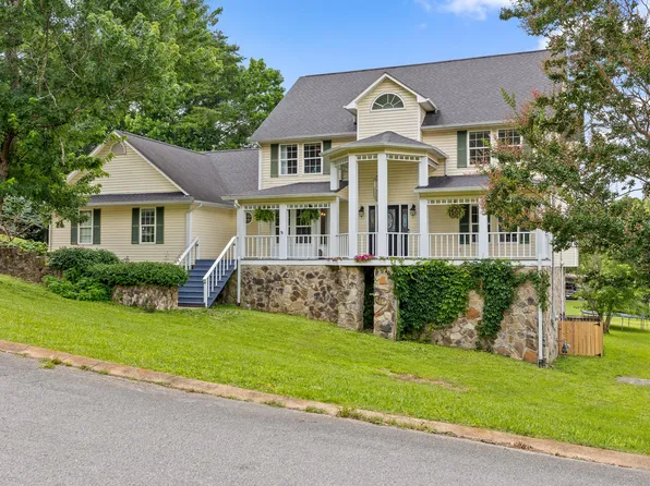 133 Merry Wood Dr, Rossville, GA 30741