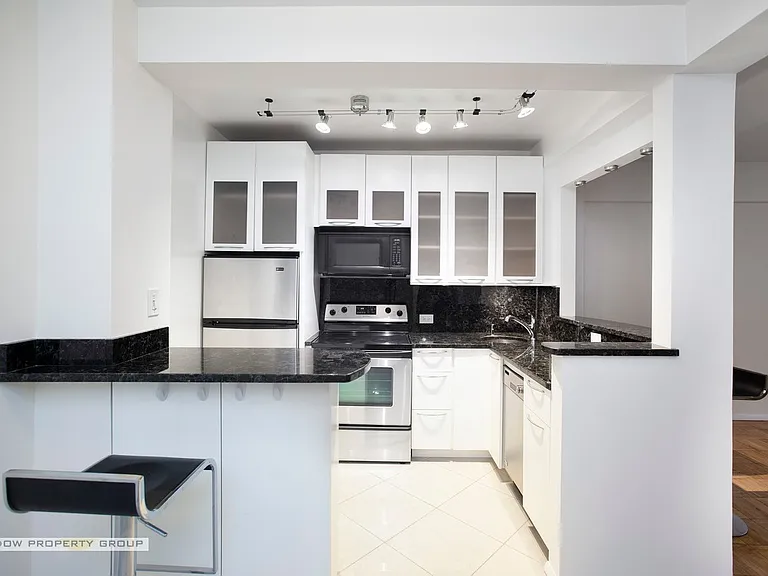 80 Park Ave #4H — Photo 1