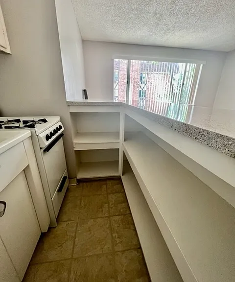 Corona Manor Apartments — Photo 24