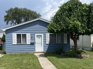 17841 Tennyson St, Roseville, MI 48066