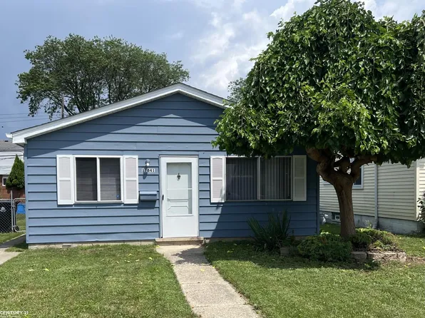 17841 Tennyson St, Roseville, MI 48066