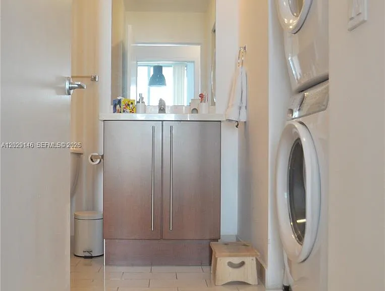 79 SW 12th St #2410 — Photo 9