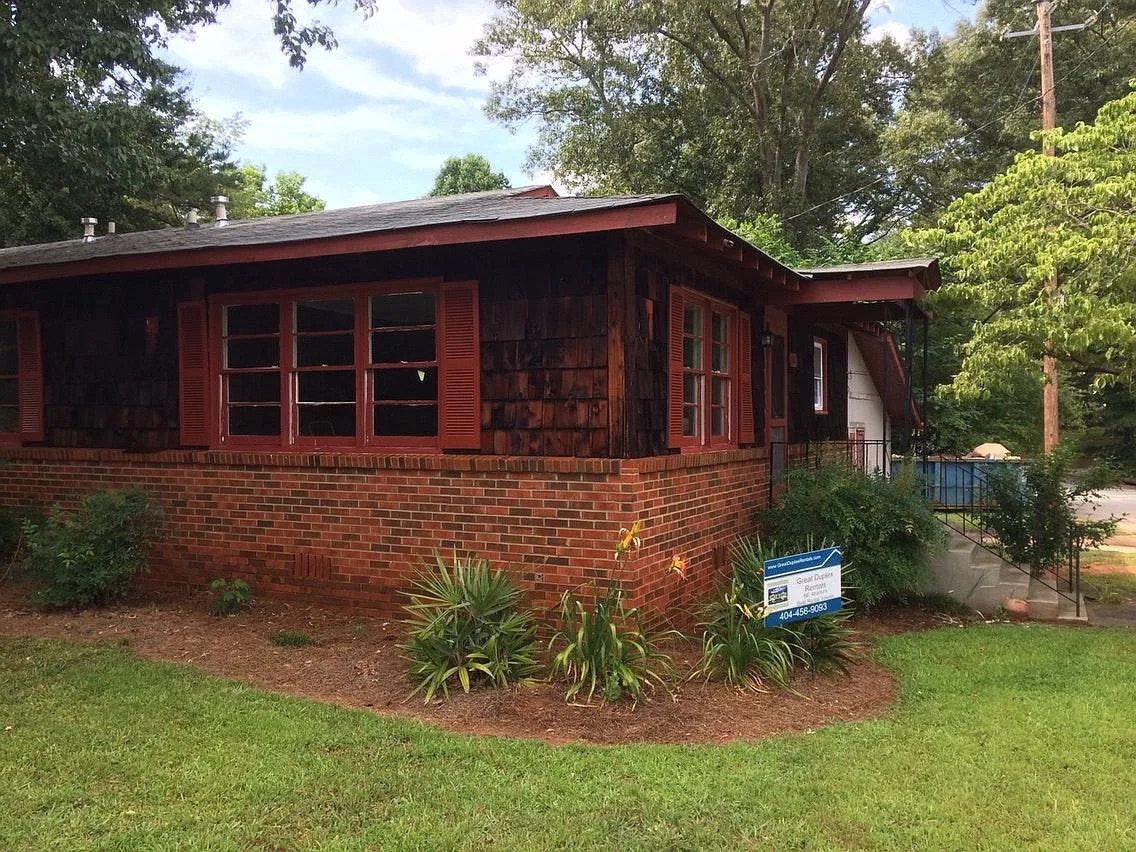 422 Club House Drive — Photo 4