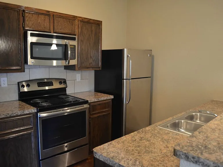 1603 Pontotoc Trce #A — Photo 5