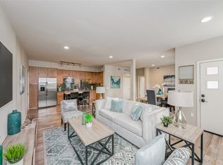 129 W Colorado Blvd, Monrovia, CA 91016