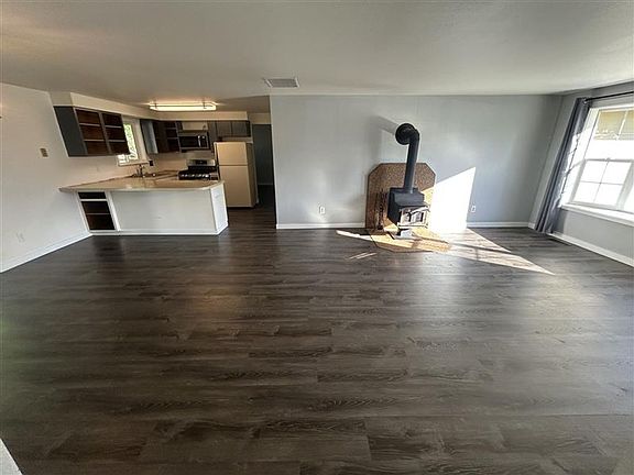 3rd image of 206 Blair Dr