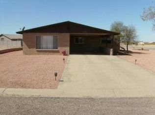 15704 S Saxon Rd, Arizona City, AZ 85123