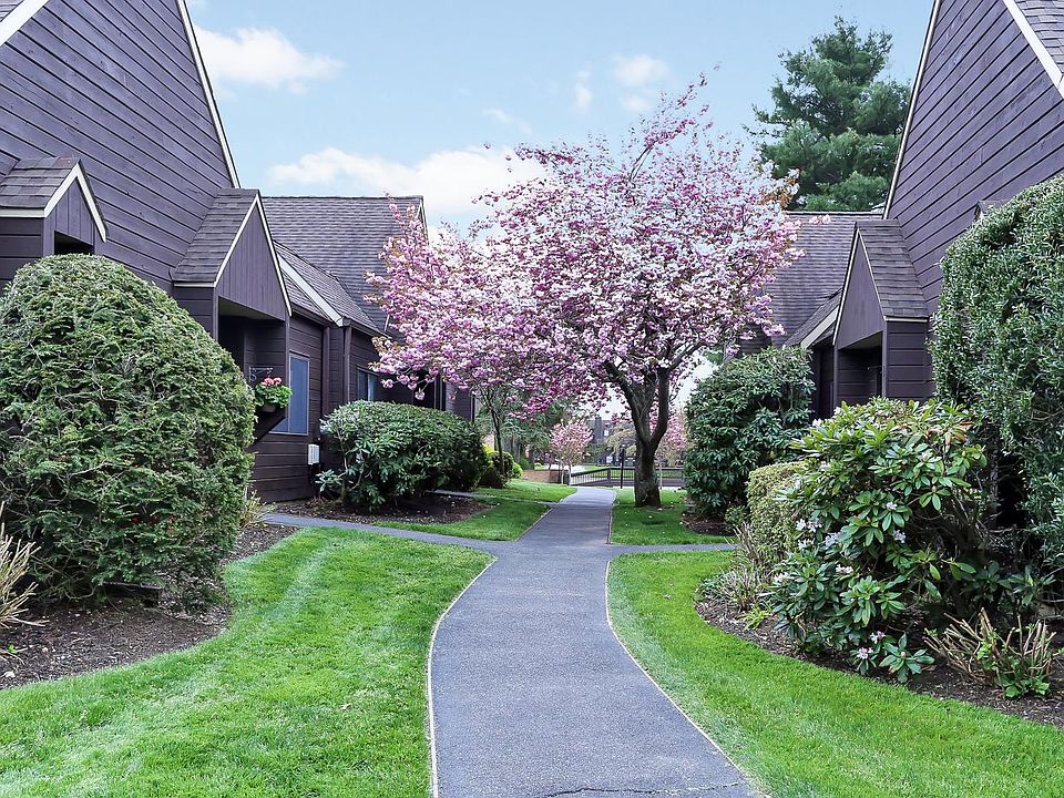 1st image of 39 Southgate Cir